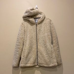 Sherpa jacket with hood.